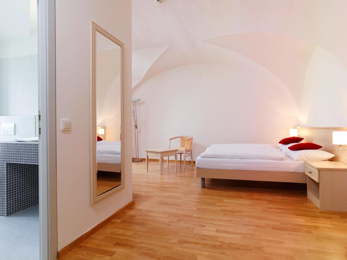 Cma Stift Ossiach Hotel Kültér fotó
